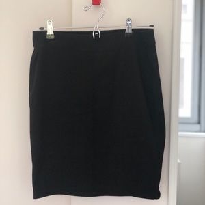 Stretchy pencil skirt